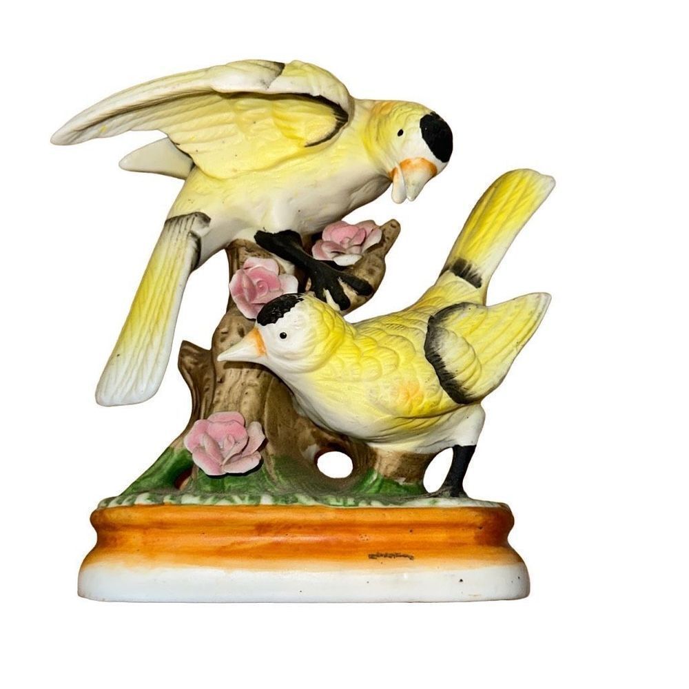VINTAGE 1950's JAPAN PORCELAIN FINCH FAMILY BIRD FIGURINE TREE BRANCH W/ FLOWERS